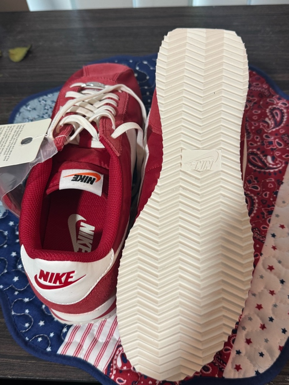 Nike Red & White Men’s Sneakers - Picture 5 of 5